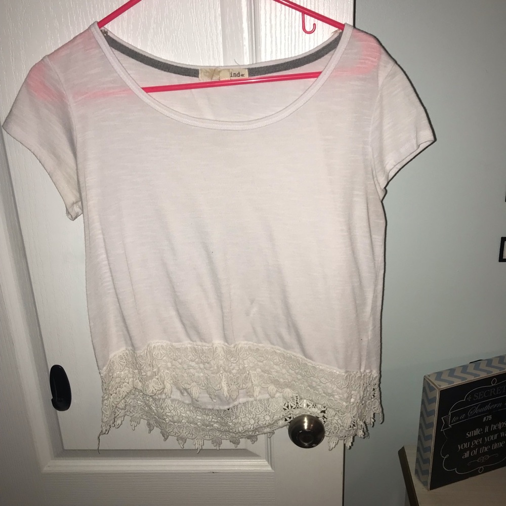 White short sleeve t-shirt with lace detail